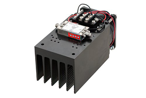 27 dBm P1dB, 8 GHz to 12.4 GHz, Medium Power Amplifier with Heatsink, SMA, 30 dB Gain, 6 dB NF