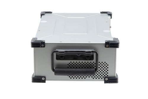 2.5W Psat, 32 dB Gain, 0.01 GHz to 4 GHz, AC Powered Broadband GaAs Power Amplifier with Heatsink, Bench-Top, 110/240VAC, SMA