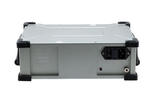 6.4W Psat, 41 dB Gain, 0.7 GHz to 3 GHz, AC Powered Broadband GaAs GaN LDMOS High Power Amplifier with Heatsink, Bench-Top, 110/240VAC, SMA