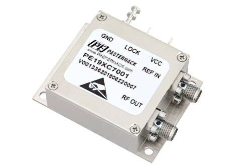 1 GHz Phase Locked Oscillator, 10 MHz External Ref., Phase Noise -105 dBc/Hz, SMA