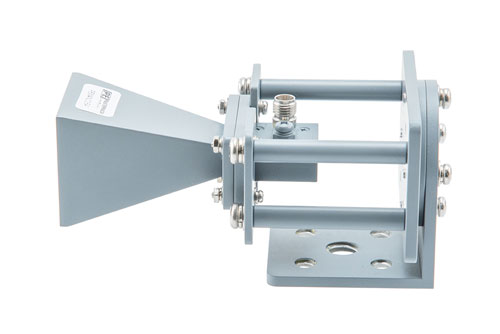 Broadband Gain Horn Antenna, 18 GHz to 40 GHz 15 dBi Gain, 2.92mm Female Connector
