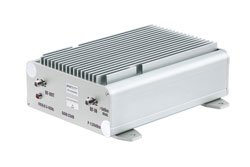 PE15A5093 - 1.25W Psat, 32 dB Gain, 0.5 GHz to 6 GHz, AC Powered Broadband GaAs Power Amplifier with Heatsink, Bench-Top, 110/240VAC, SMA