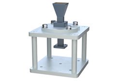 PE1WAN028-15 - WR-28 Waveguide Antenna, 26.5 GHz to 40 GHz Frequency Range, 15 dBi Gain, UG-599/U Flange, Integrated Cage-Style Mount