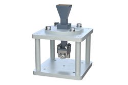 PE1WAN028-15KF - WR-28 Standard Gain Horn with 15 dBi gain, 2.92mm Female connector, Integrated Cage-Style Mount