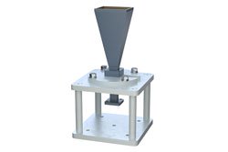 PE1WAN028-20 - WR-28 Waveguide Antenna, 26.5 GHz to 40 GHz Frequency Range, 20 dBi Gain, UG-599/U Flange, Integrated Cage-Style Mount