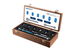 N Type SOLT VNA Calibration Kit Operating from DC to 18 GHz, Including Short Circuit, Open Circuit, Load, and Thru